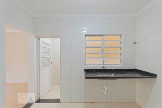 Cozinha de casa de condomínio para alugar com 2 quartos, 65m² em Jardim Danfer, São Paulo