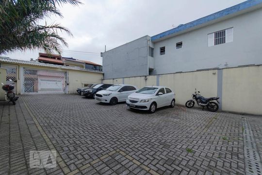 Estacionamento de casa de condomínio para alugar com 2 quartos, 65m² em Jardim Danfer, São Paulo