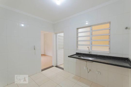 Cozinha de casa de condomínio para alugar com 2 quartos, 65m² em Jardim Danfer, São Paulo