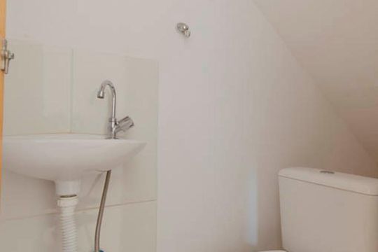 Lavabo de casa de condomínio para alugar com 2 quartos, 65m² em Jardim Danfer, São Paulo