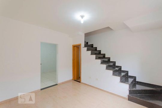 Sala de casa de condomínio para alugar com 2 quartos, 65m² em Jardim Danfer, São Paulo