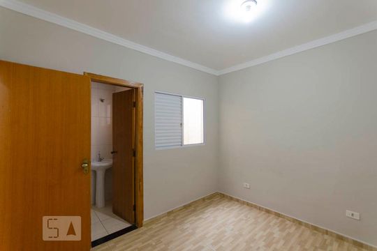 Suíte 2 de casa de condomínio para alugar com 2 quartos, 65m² em Jardim Danfer, São Paulo