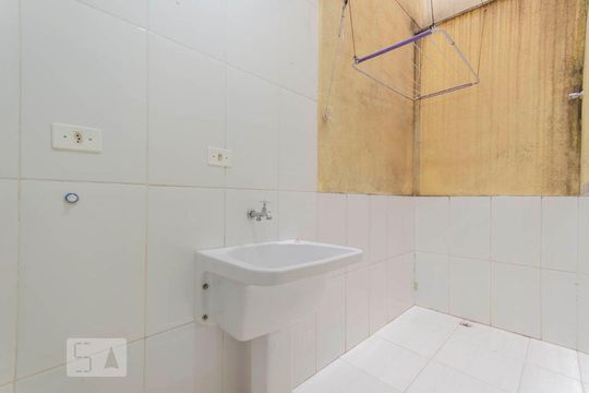 Área de Serviço de casa de condomínio para alugar com 2 quartos, 65m² em Jardim Danfer, São Paulo