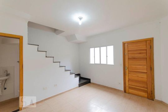 Casa de Condomínio para alugar com 2 quartos, 65m² em Jardim Danfer, São Paulo