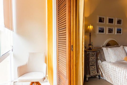 Varanda  de casa à venda com 4 quartos, 300m² em Jardim das Flores, Osasco