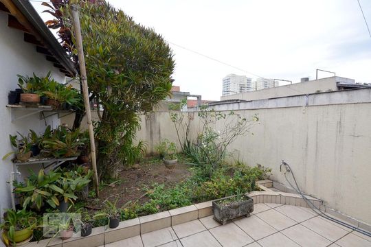 Quintal de casa à venda com 3 quartos, 252m² em Vila Moraes, São Paulo