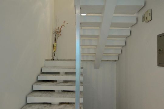 Escada de casa à venda com 3 quartos, 252m² em Vila Moraes, São Paulo
