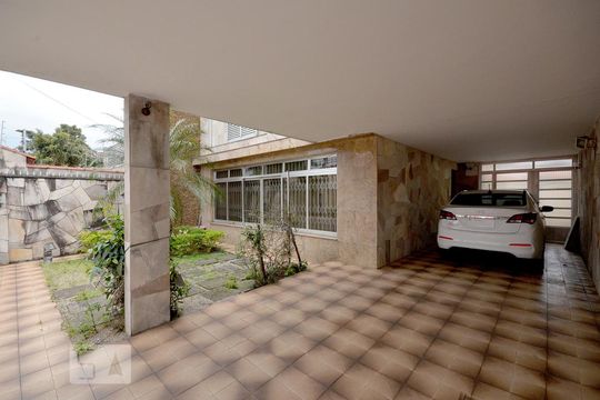 Garagem de casa à venda com 3 quartos, 252m² em Vila Moraes, São Paulo