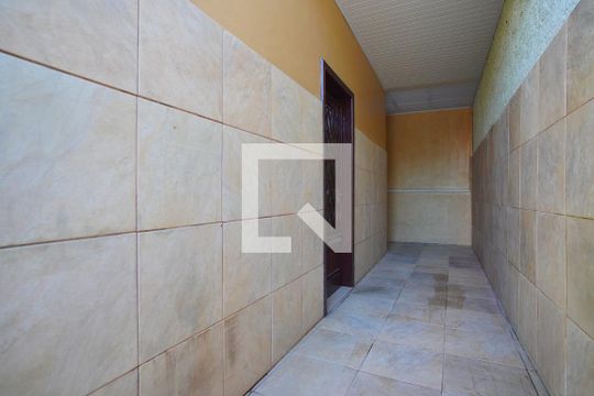 Quintal - Porta de entrada de casa para alugar com 2 quartos, 60m² em Jardim São Pedro, Porto Alegre