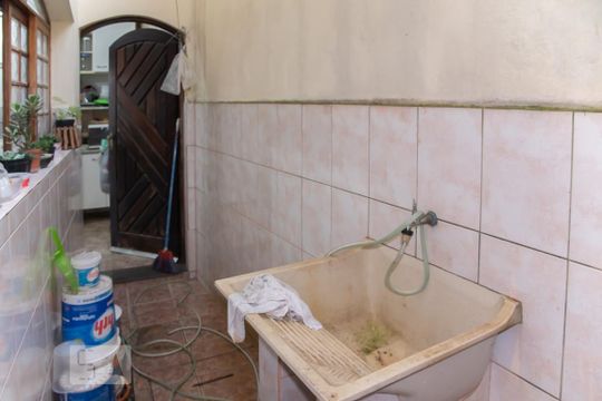 Área de Serviço 1 de casa para alugar com 5 quartos, 315m² em Parque Boturussu, São Paulo