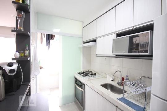 Cozinha de apartamento à venda com 2 quartos, 41m² em Campanário, Diadema