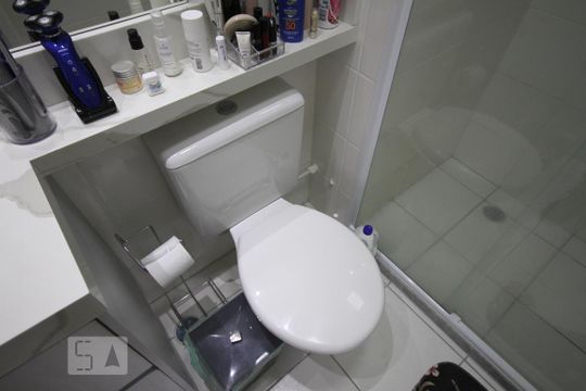 Banheiro de apartamento à venda com 2 quartos, 41m² em Campanário, Diadema