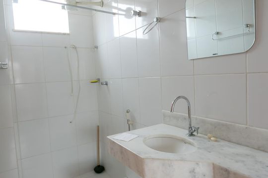 Banheiro de apartamento à venda com 3 quartos, 70m² em Santa Branca, Belo Horizonte