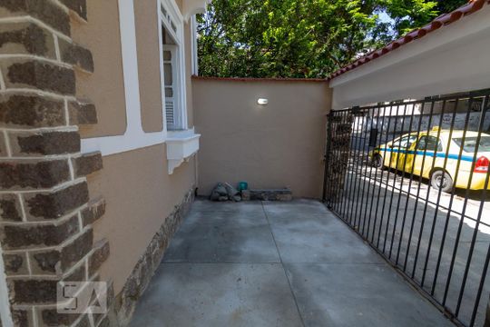 Garagem de casa à venda com 3 quartos, 200m² em Vila Isabel, Rio de Janeiro