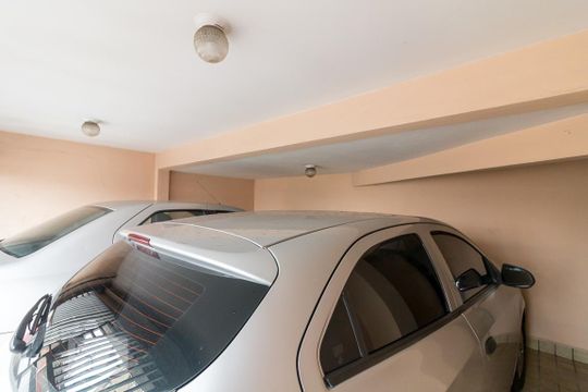 Garagem de casa para alugar com 3 quartos, 240m² em Jardim Flor da Montanha, Guarulhos