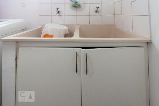 Área de serviço de casa de condomínio à venda com 4 quartos, 500m² em Parque dos Principes, São Paulo
