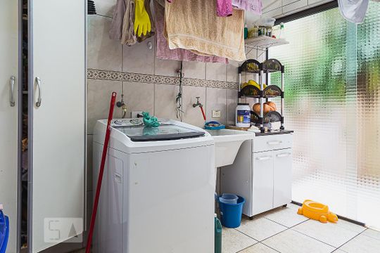 Área de Serviço de casa à venda com 3 quartos, 200m² em Olímpico, São Caetano do Sul