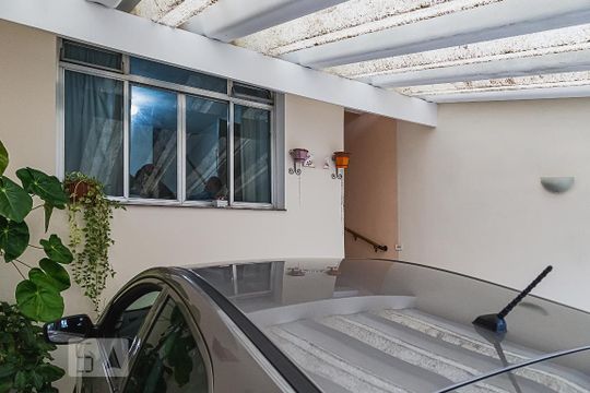 Garagem de casa à venda com 3 quartos, 200m² em Olímpico, São Caetano do Sul
