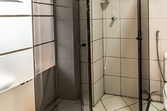 Banheiro de kitnet/studio para alugar com 1 quarto, 36m² em Centro Histórico de São Paulo, São Paulo