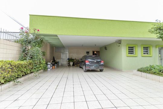 Garagem de casa à venda com 3 quartos, 450m² em Alto da Lapa, São Paulo