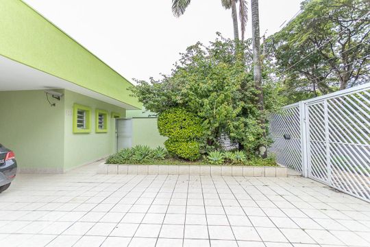 Garagem de casa à venda com 3 quartos, 450m² em Alto da Lapa, São Paulo