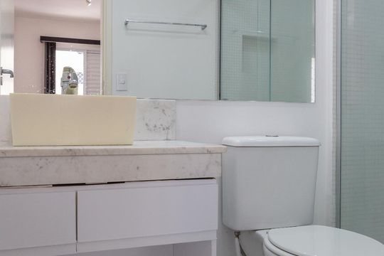 Banheiro de apartamento para alugar com 1 quarto, 52m² em Vila Leopoldina, São Paulo