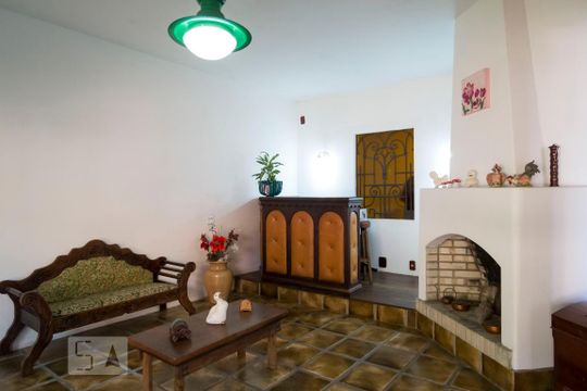 Sala de casa para alugar com 4 quartos, 243m² em Tristeza, Porto Alegre