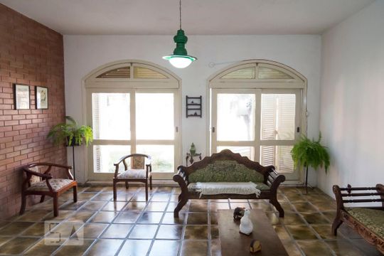 Sala de casa para alugar com 4 quartos, 243m² em Tristeza, Porto Alegre