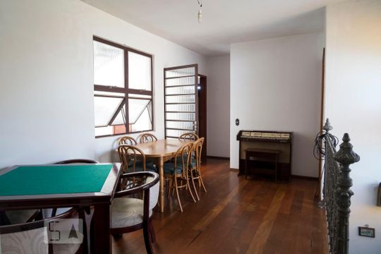 Sala Íntima de casa para alugar com 4 quartos, 243m² em Tristeza, Porto Alegre