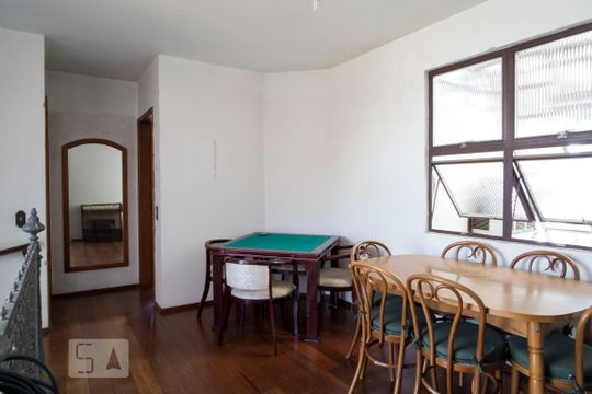 Sala Íntima de casa para alugar com 4 quartos, 243m² em Tristeza, Porto Alegre