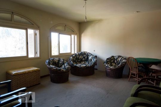 Suíte de casa para alugar com 4 quartos, 243m² em Tristeza, Porto Alegre