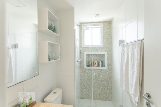 Banheiro de apartamento à venda com 1 quarto, 55m² em Vila Anastácio, São Paulo