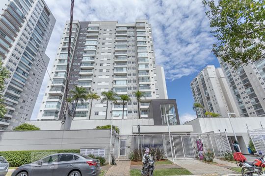 Fachada de apartamento à venda com 1 quarto, 55m² em Vila Anastácio, São Paulo