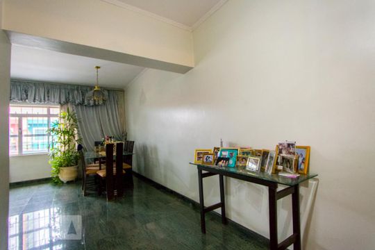Corredor de casa à venda com 2 quartos, 431m² em Campestre, Santo André