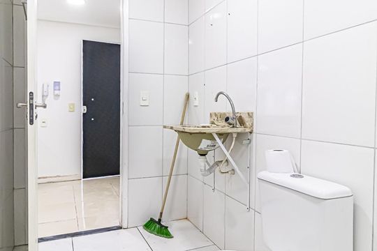 Banheiro de kitnet/studio para alugar com 1 quarto, 25m² em Jacarepaguá, Rio de Janeiro