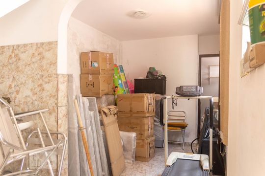 Edícula de casa à venda com 4 quartos, 250m² em Jardim Cidália, São Paulo