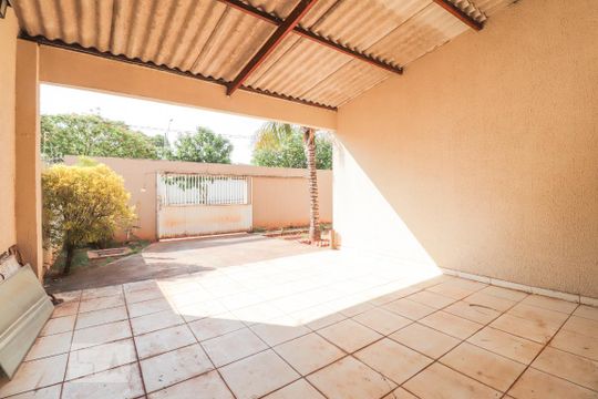 Garagem de casa à venda com 5 quartos, 158m² em Setor Jao, Goiânia