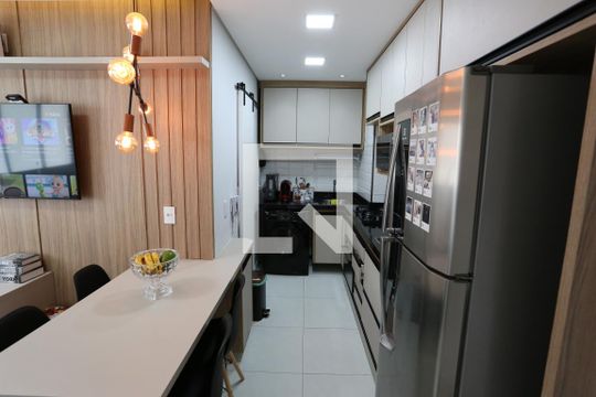 Cozinha de apartamento à venda com 2 quartos, 33m² em Vila Pierina, São Paulo