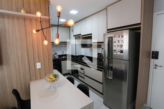 Cozinha de apartamento à venda com 2 quartos, 33m² em Vila Pierina, São Paulo