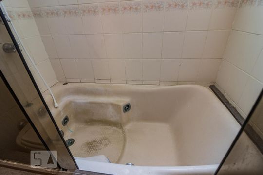 banheira de apartamento à venda com 2 quartos, 70m² em Menino Deus, Porto Alegre