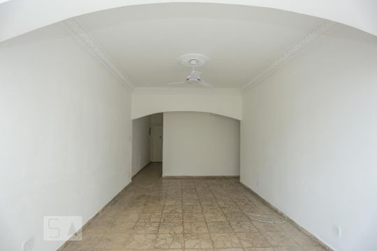 Sala de apartamento para alugar com 3 quartos, 104m² em Praça da Bandeira, Rio de Janeiro