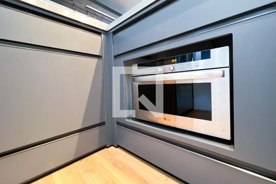 Cozinha de kitnet/studio para alugar com 1 quarto, 45m² em Vila Nova Conceição, São Paulo