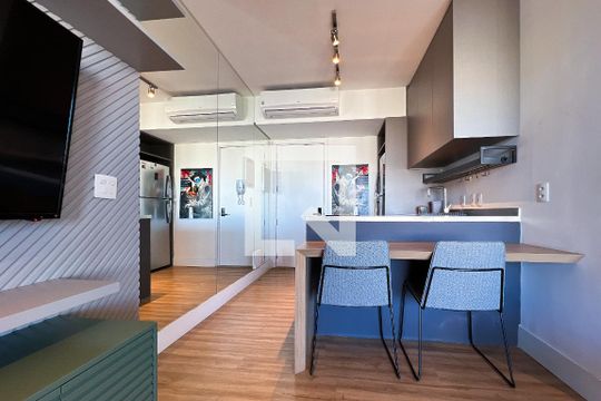 Cozinha de kitnet/studio para alugar com 1 quarto, 45m² em Vila Nova Conceição, São Paulo
