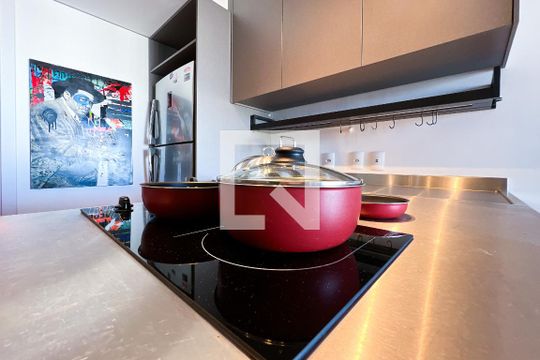 Cozinha de kitnet/studio para alugar com 1 quarto, 45m² em Vila Nova Conceição, São Paulo