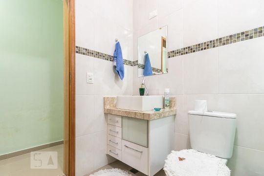 Banheiro 2 de casa à venda com 4 quartos, 235m² em Jardim Danfer, São Paulo