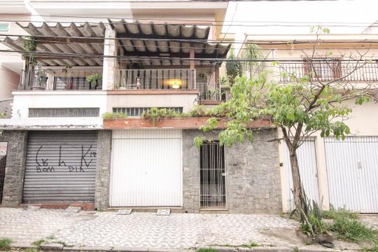 Fachada de casa à venda com 2 quartos, 168m² em Água Fria, São Paulo