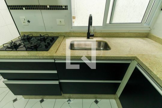 Cozinha de casa de condomínio à venda com 2 quartos, 109m² em Vila Aricanduva, São Paulo
