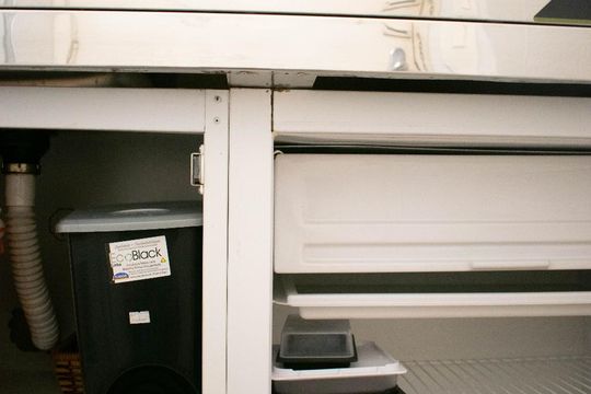 Cozinha - Geladeira (embaixo da Pia) de kitnet/studio para alugar com 1 quarto, 22m² em Centro Histórico, Porto Alegre