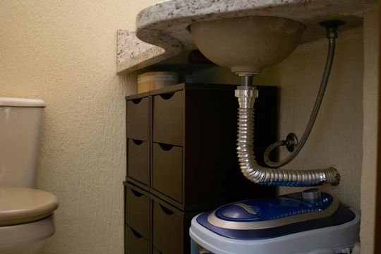 Banheiro de kitnet/studio para alugar com 1 quarto, 22m² em Centro Histórico, Porto Alegre