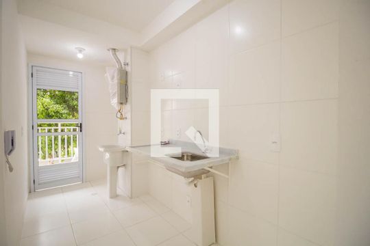 Cozinha  de apartamento para alugar com 3 quartos, 66m² em Vila Independência, São Paulo